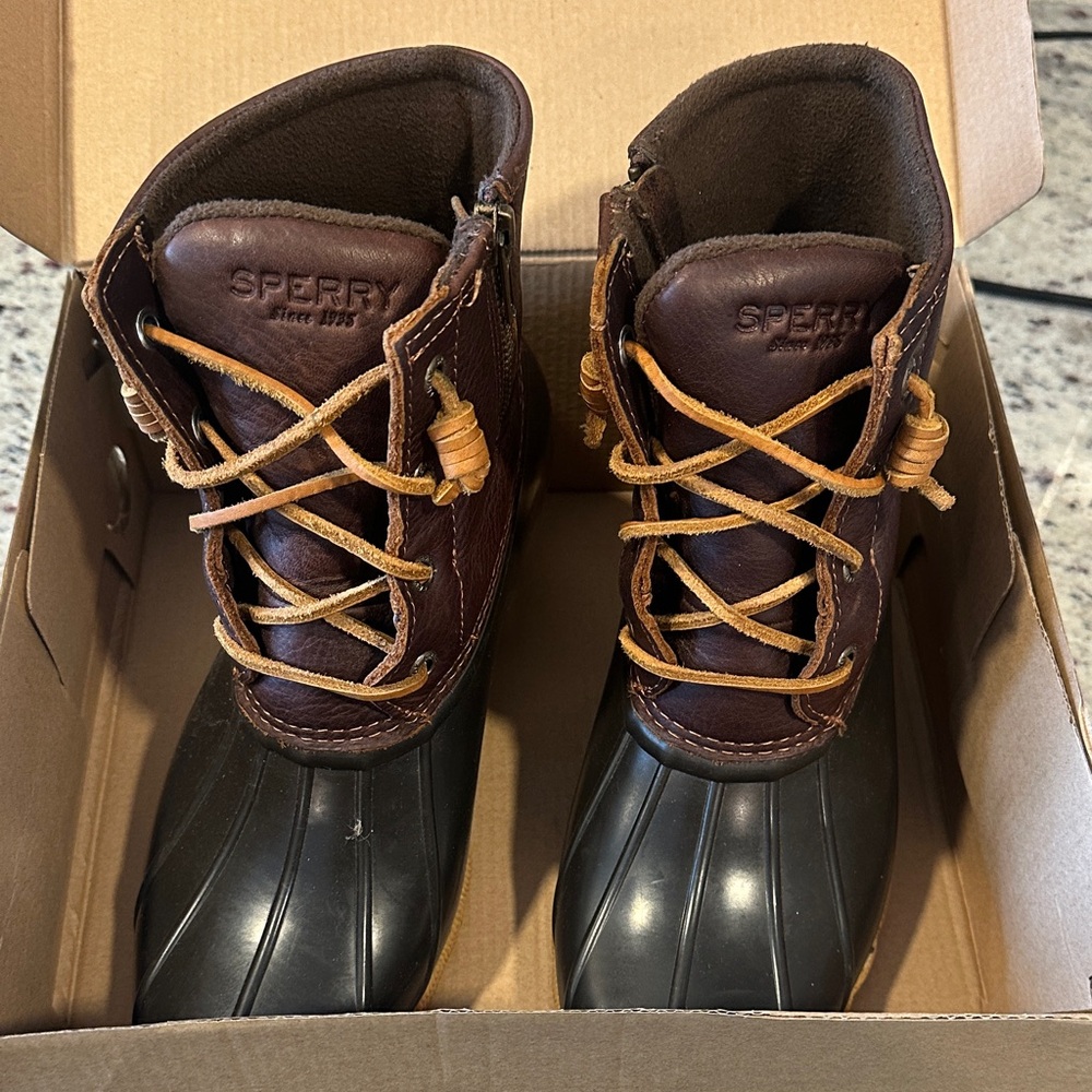 Sperry women’s Dark Brown and Black Rain Boots